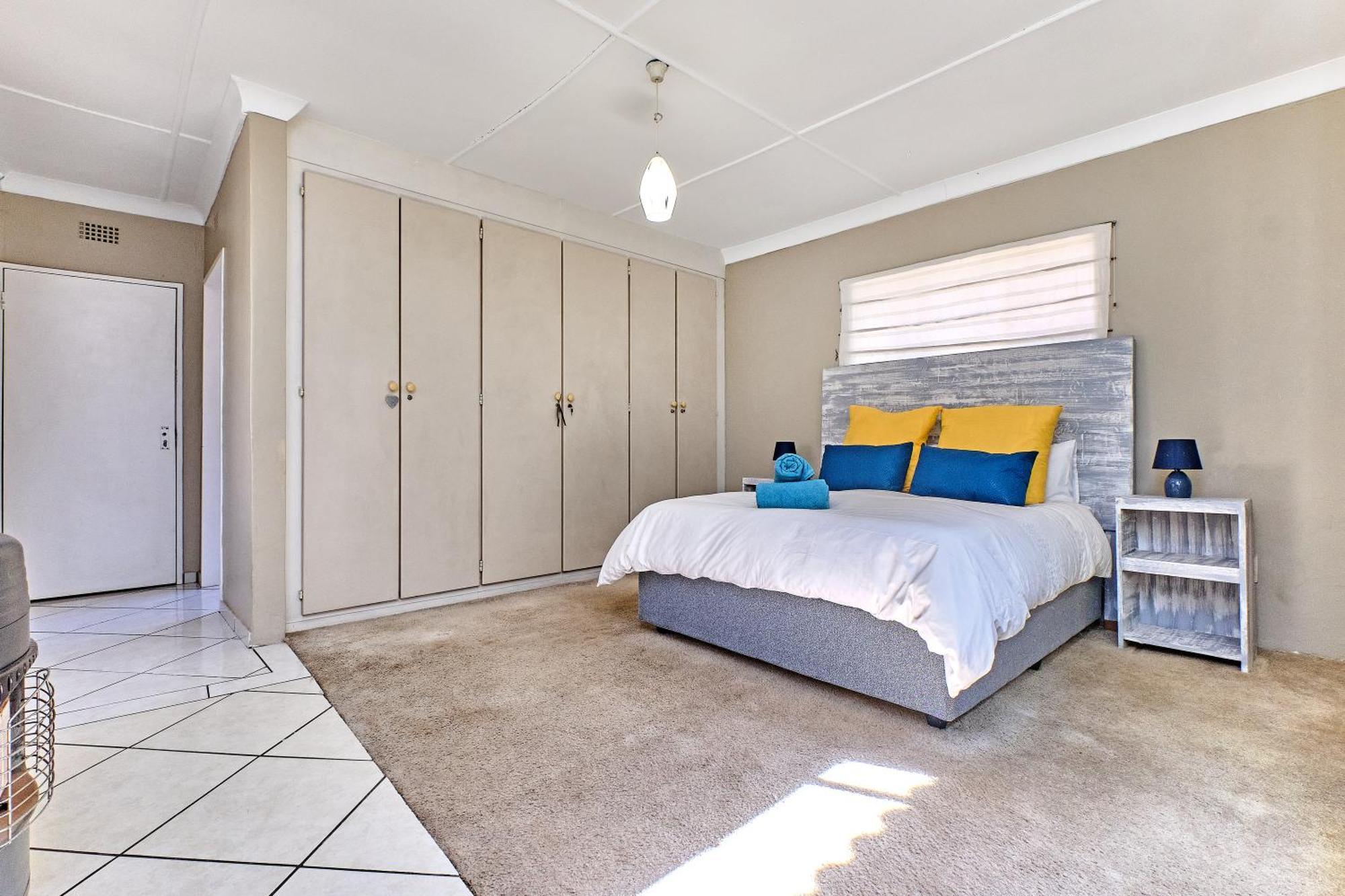 Large 1 Bedroom Cottage, 15 Min From Or Tambo Airport, With Backup Power And Water Germiston Eksteriør billede