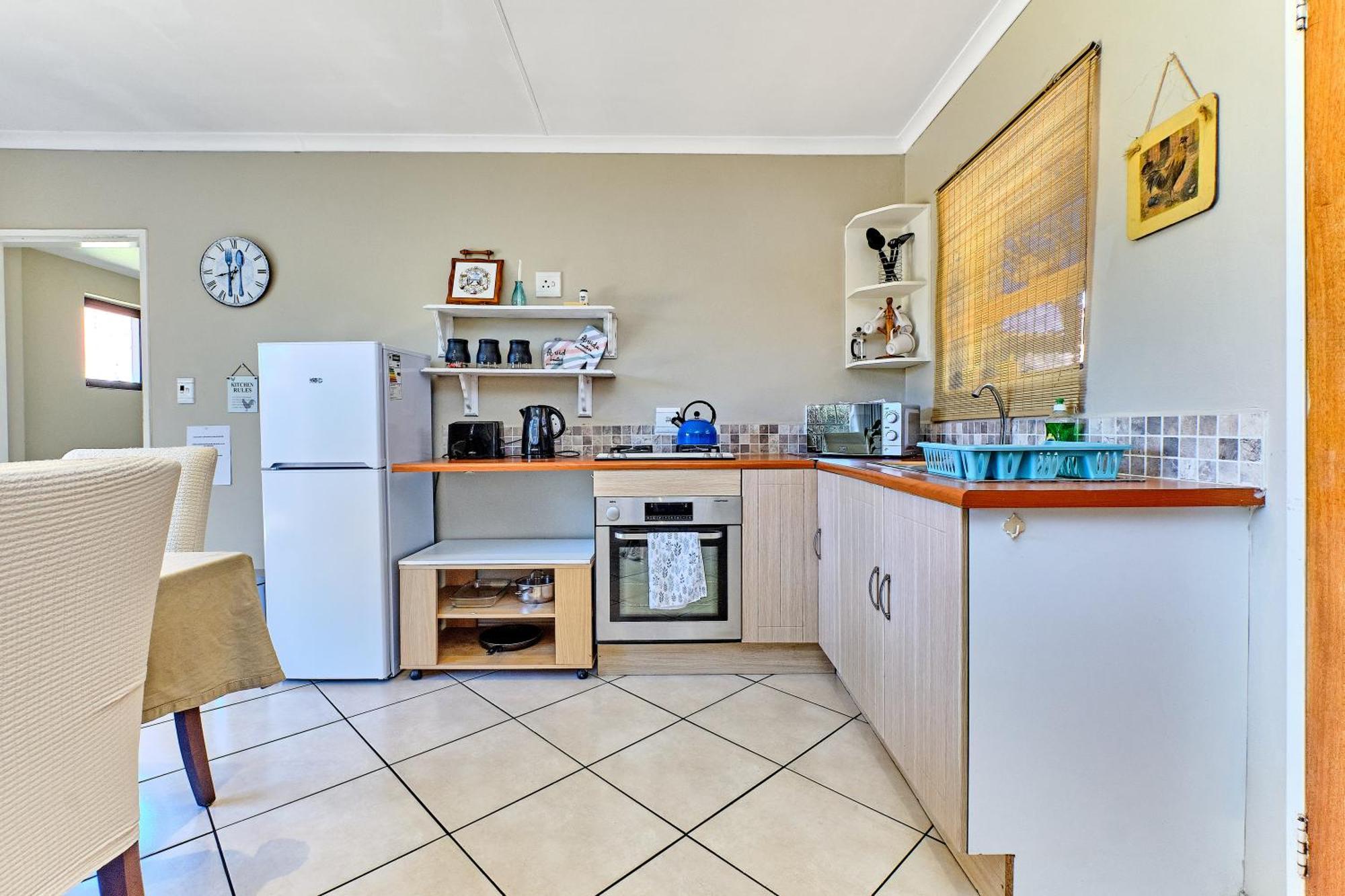Large 1 Bedroom Cottage, 15 Min From Or Tambo Airport, With Backup Power And Water Germiston Eksteriør billede